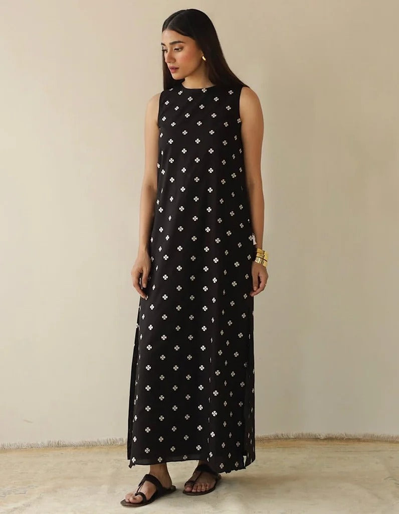 Black Clover Luxe| Stylish 3-Piece Embroidered Stitched Set